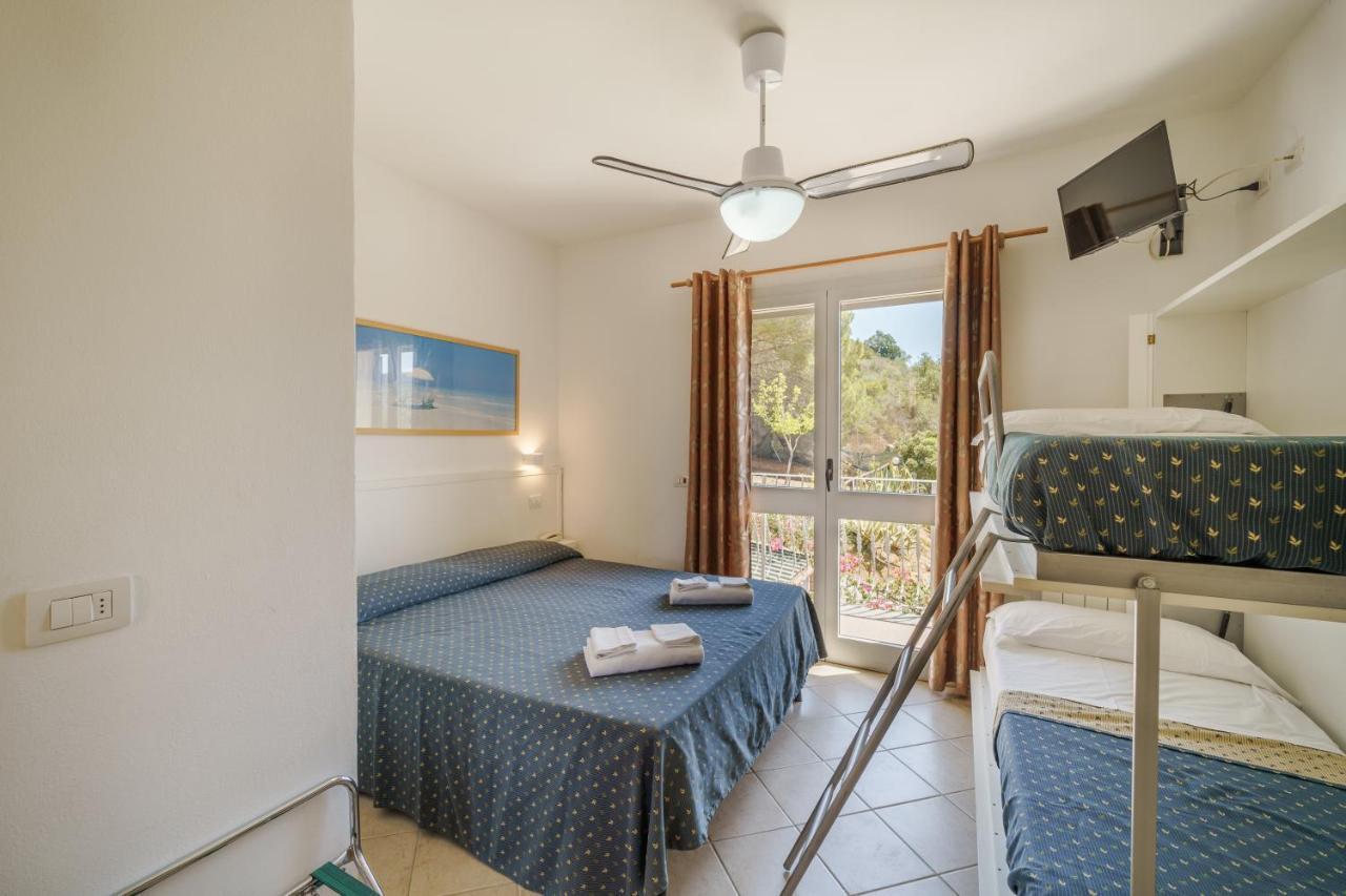 Hotel Villa Wanda Porto Azzurro Esterno foto